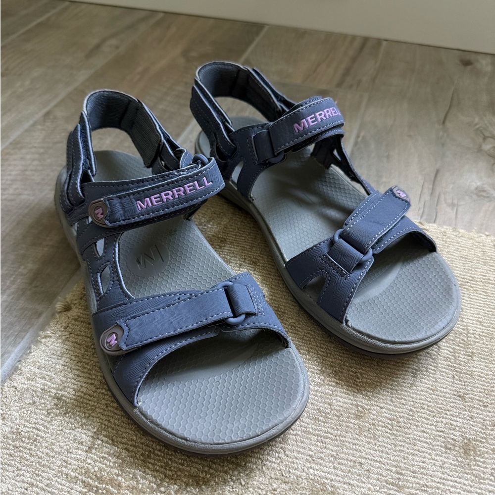 Merrell Women’s Light Purple and Gray Sandals
